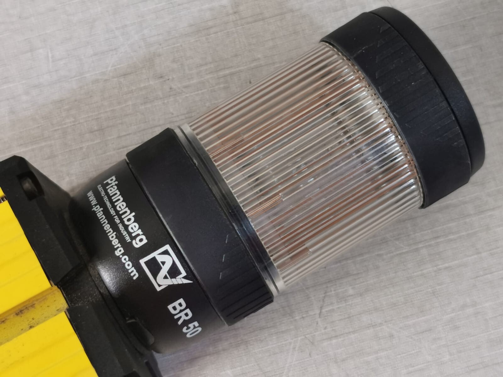 Pepperl+Fuchs SLPCM8-2-L/31 PEPPERL+FUCHS SLPCM8-2-L/31 Safety Light Grid P/n: 417833 7