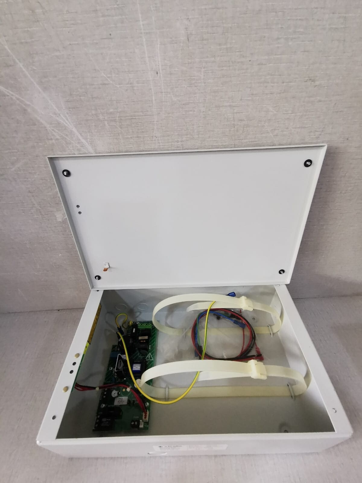 Xtralis VPS-220-E XTRALIS VPS-220-E POWER SUPPLY - WITH OLD STOCK BOX 3