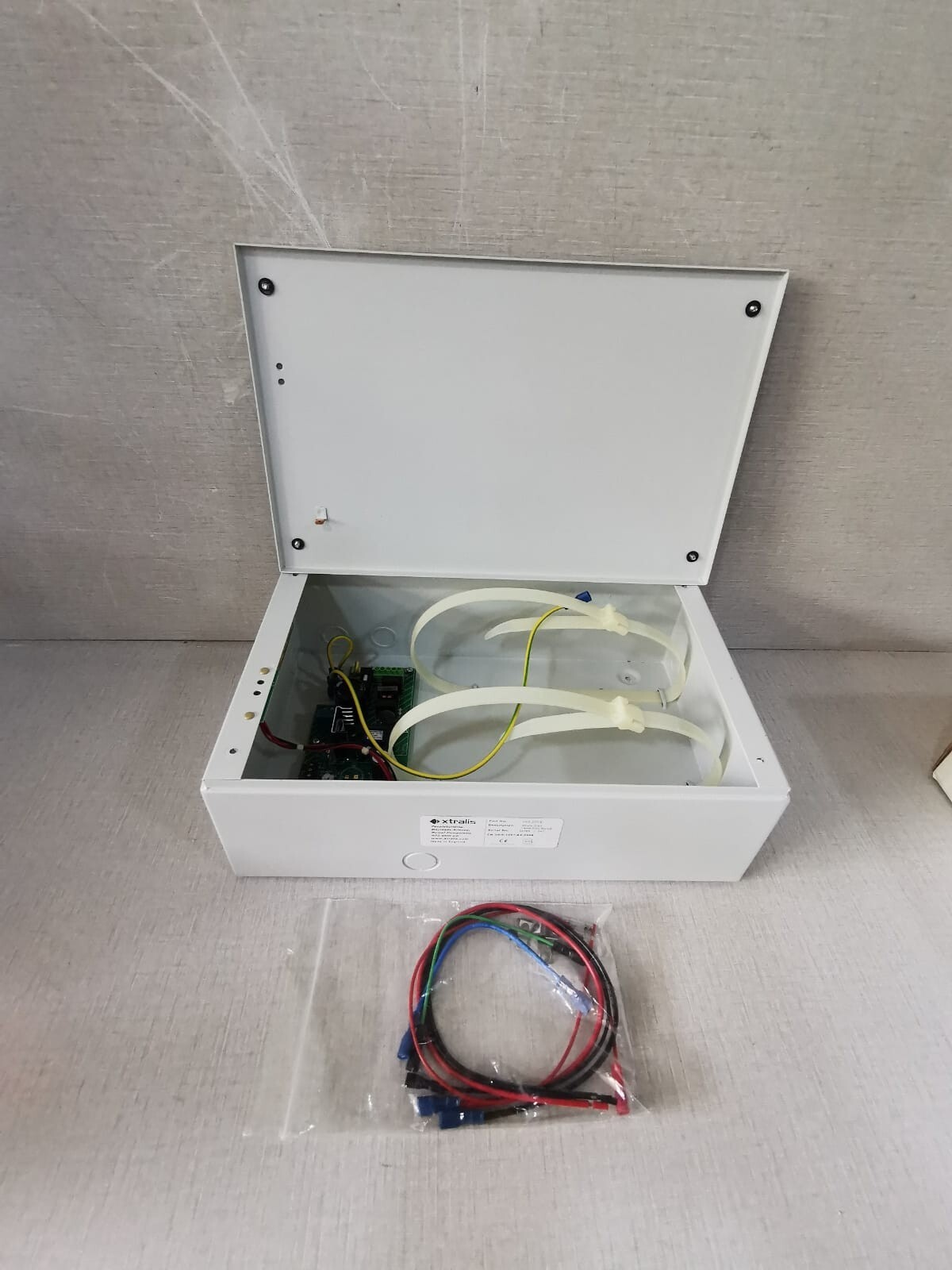 Xtralis VPS-220-E XTRALIS VPS-220-E POWER SUPPLY - WITH OLD STOCK BOX 4