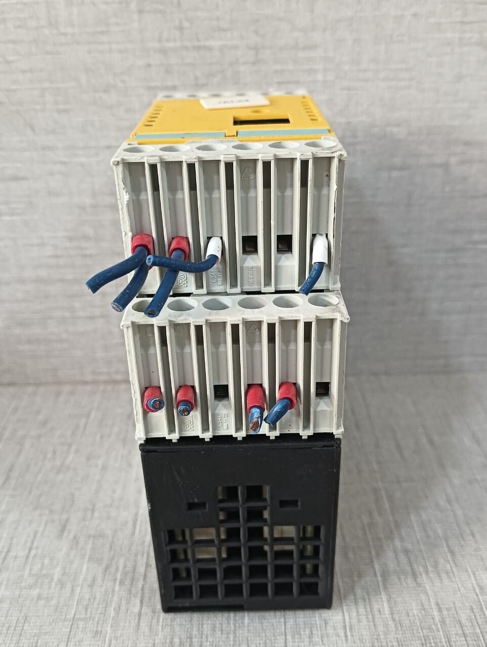 Siemens 3RK1105-1BE04-2CA0 Siemens 3RK1105-1BE04-2CA0 v3.04 Safety Monitor 6