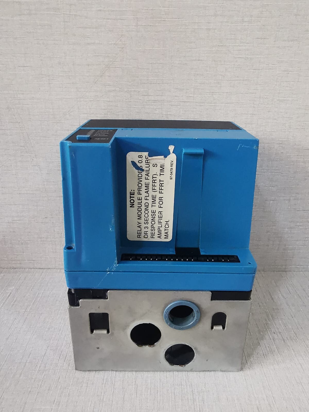 Honeywell RM7895 A 1014 HONEYWELL RM7895 A 1014 BURNER CONTROL 4MINUTES REV A WITH BASE 8