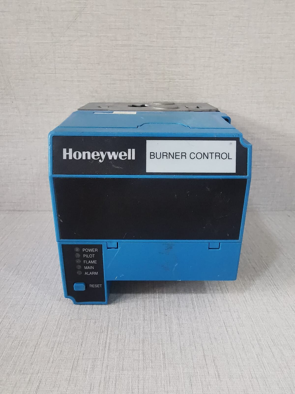 HONEYWELL RM7895 A 1014 BURNER CONTROL 4MINUTES REV A WITH BASE