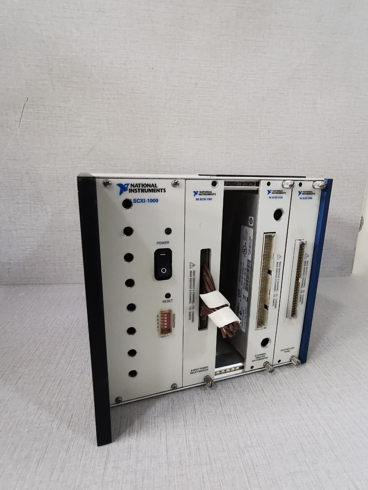 National Instruments 181445M-01 NATIONAL INSTRUMENTS SCXI-1000 SCXI-1161 SCXI-1124 SCXI-1180 PLC MODULE 3