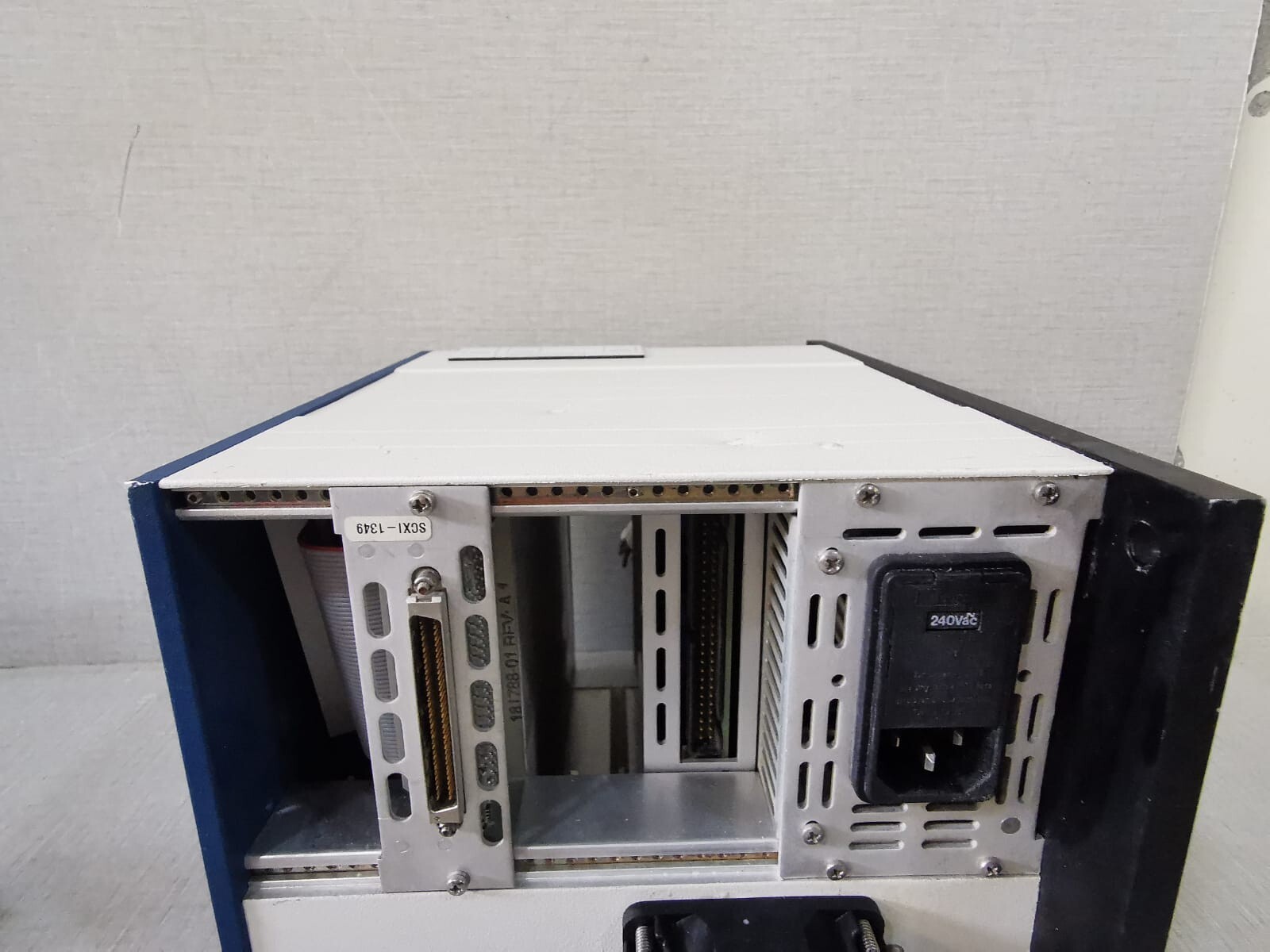 National Instruments 181445M-01 NATIONAL INSTRUMENTS SCXI-1000 SCXI-1161 SCXI-1124 SCXI-1180 PLC MODULE 7