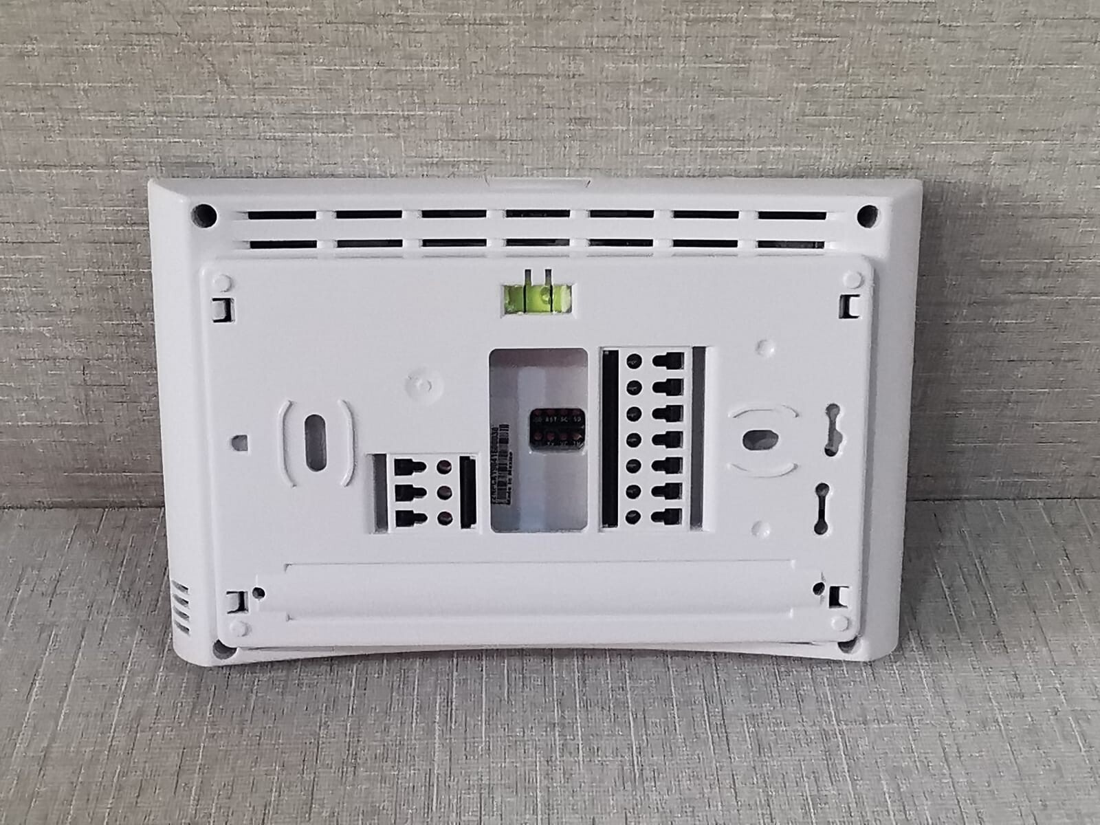 Carrier 1F85U-22NPCA 1F85U-22NP Carrier 1F85U-22NPCA Non-Programmable Digital Thermostat 5