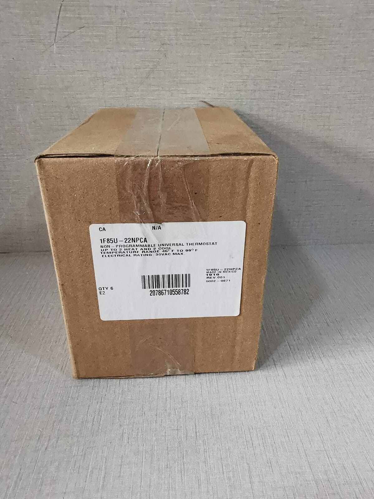 Carrier 1F85U-22NPCA 1F85U-22NP Carrier 1F85U-22NPCA Non-Programmable Digital Thermostat 9