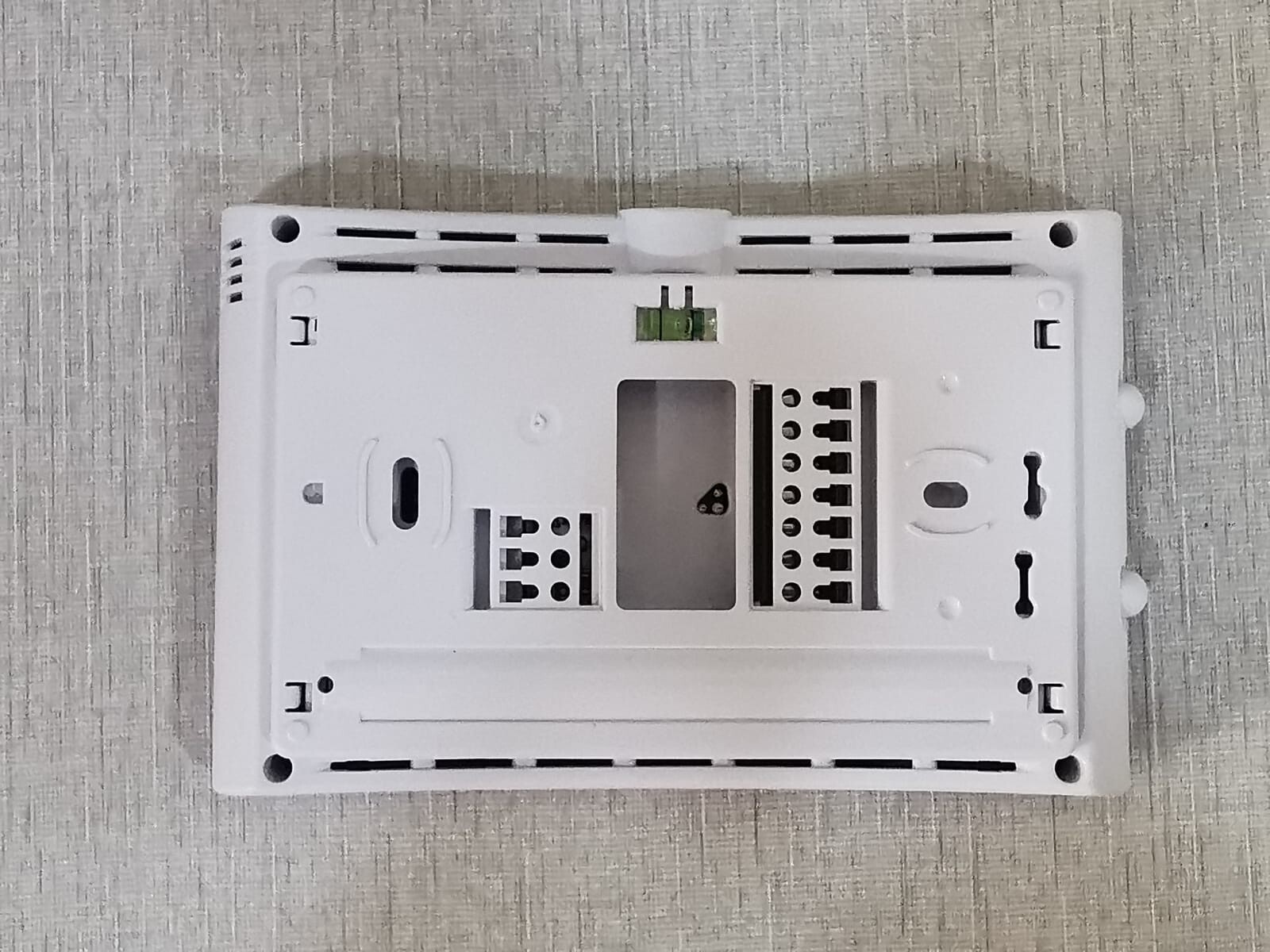 Carrier 1F83C-11NPCA 1F83C-11NP Carrier 1F83C-11NPCA NON-PROGRAMMABLE THERMOSTAT 7