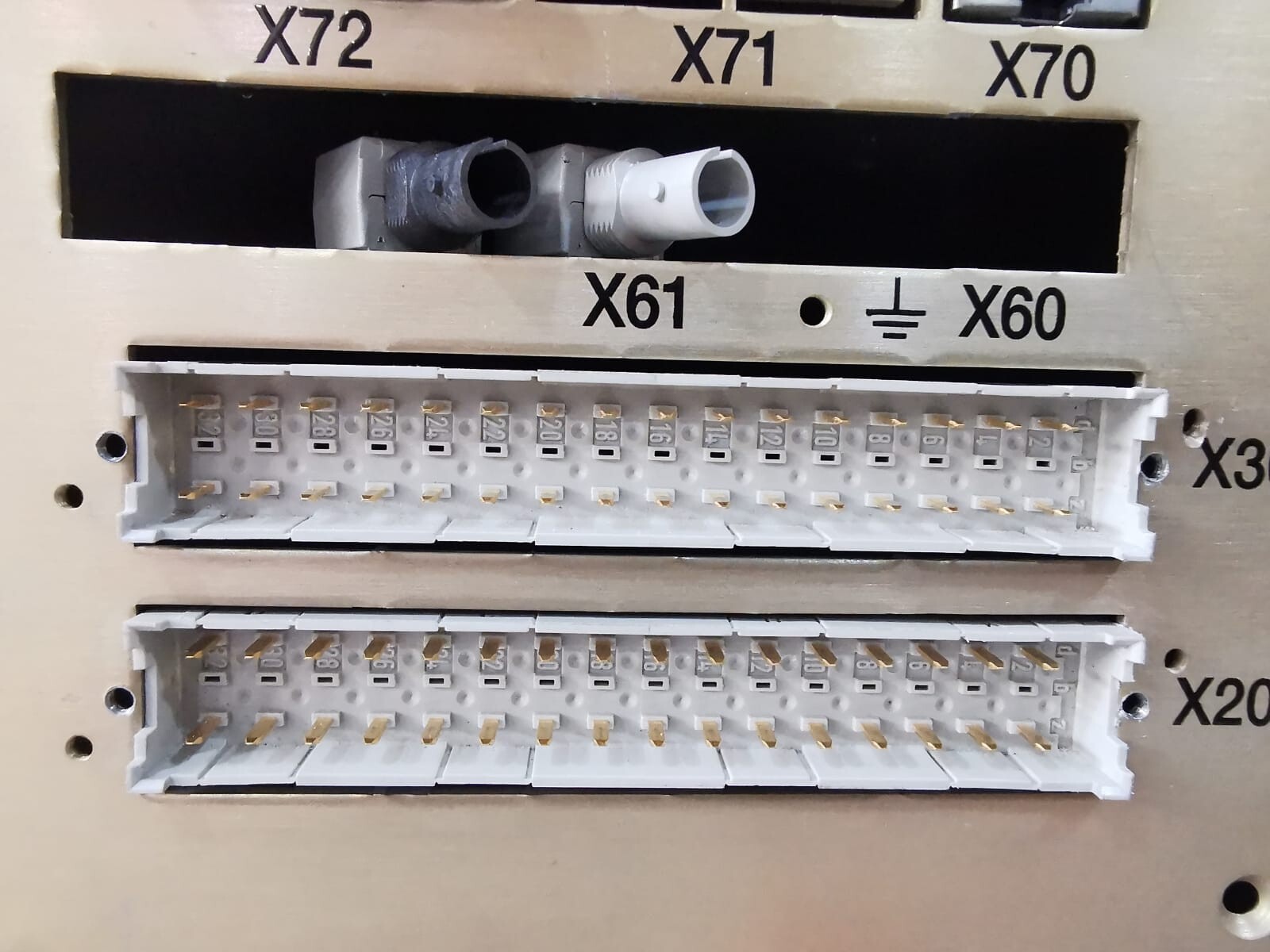 ABB 752001/3WA6I ABB REF542PLUS BASE UNIT 752001/3WA6I -UNIT ONLY 8