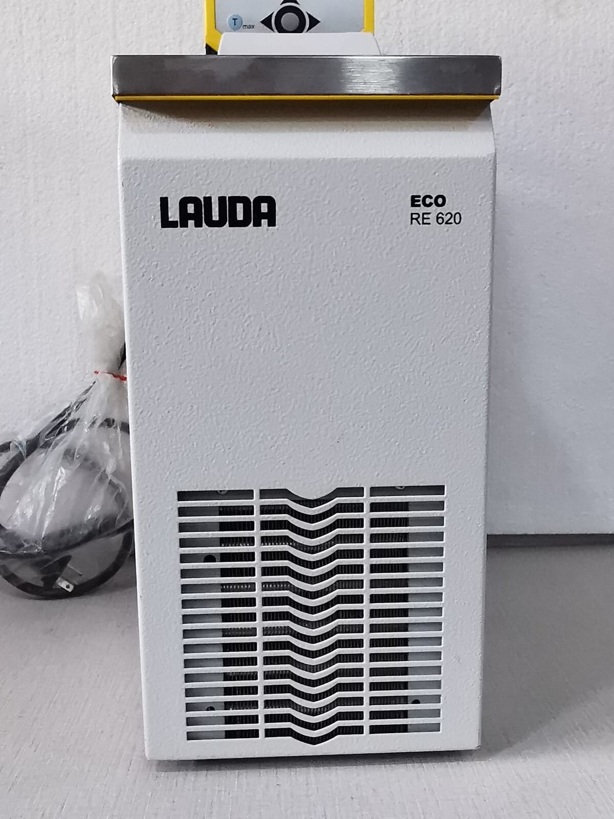 LAUDA Not Specified LAUDA ECO RE 620 / RE 620 S WATER BATH CIRCULATOR w/ Eco Silver Control Head 2