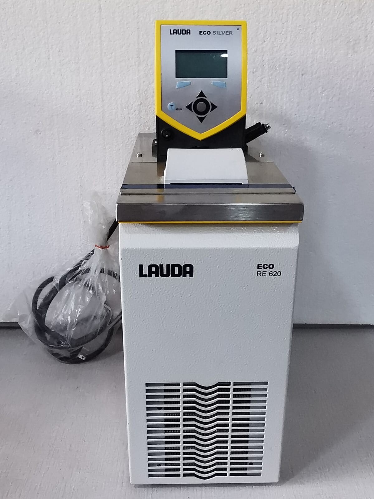LAUDA ECO RE 620 / RE 620 S WATER BATH CIRCULATOR w/ Eco Silver Control Head