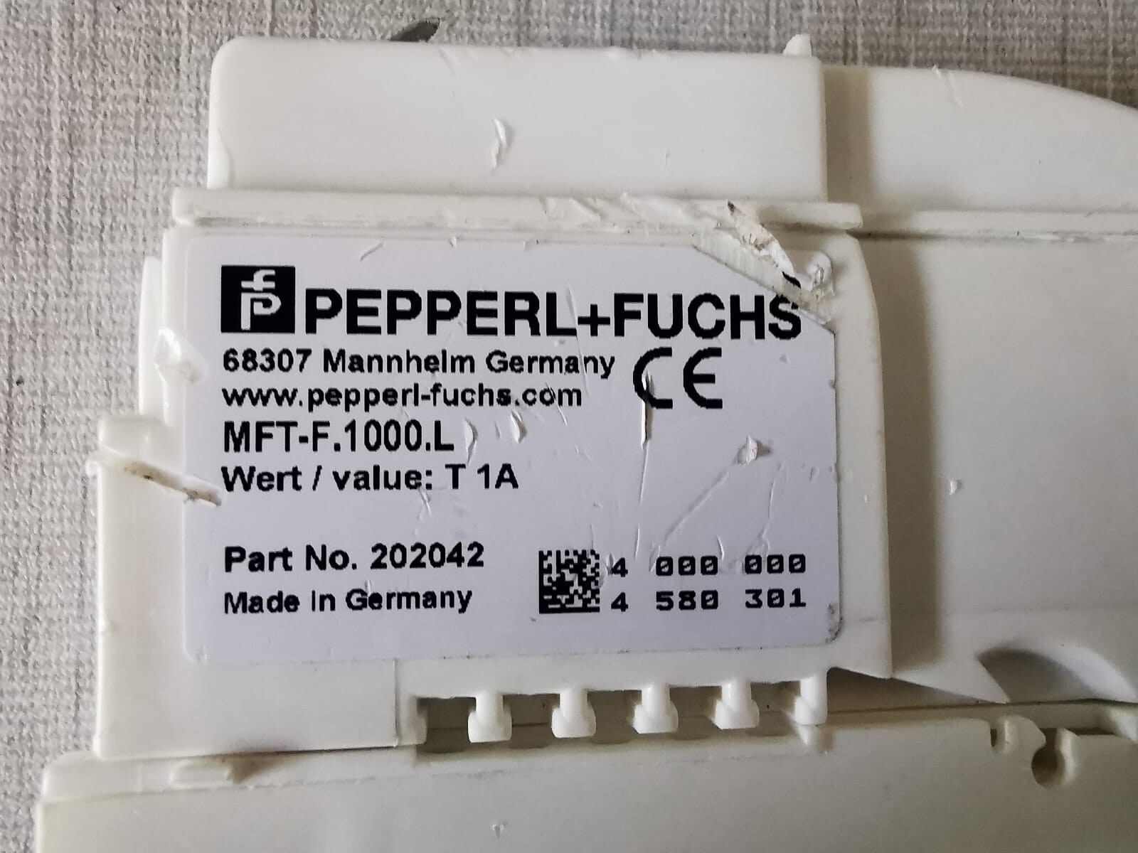 Pepperl+Fuchs 202042 & 200534 Pepperl+Fuchs MFT-F.1000.L P/n: 202042 with Base MFT-BASE.4P P/n: 200534 3