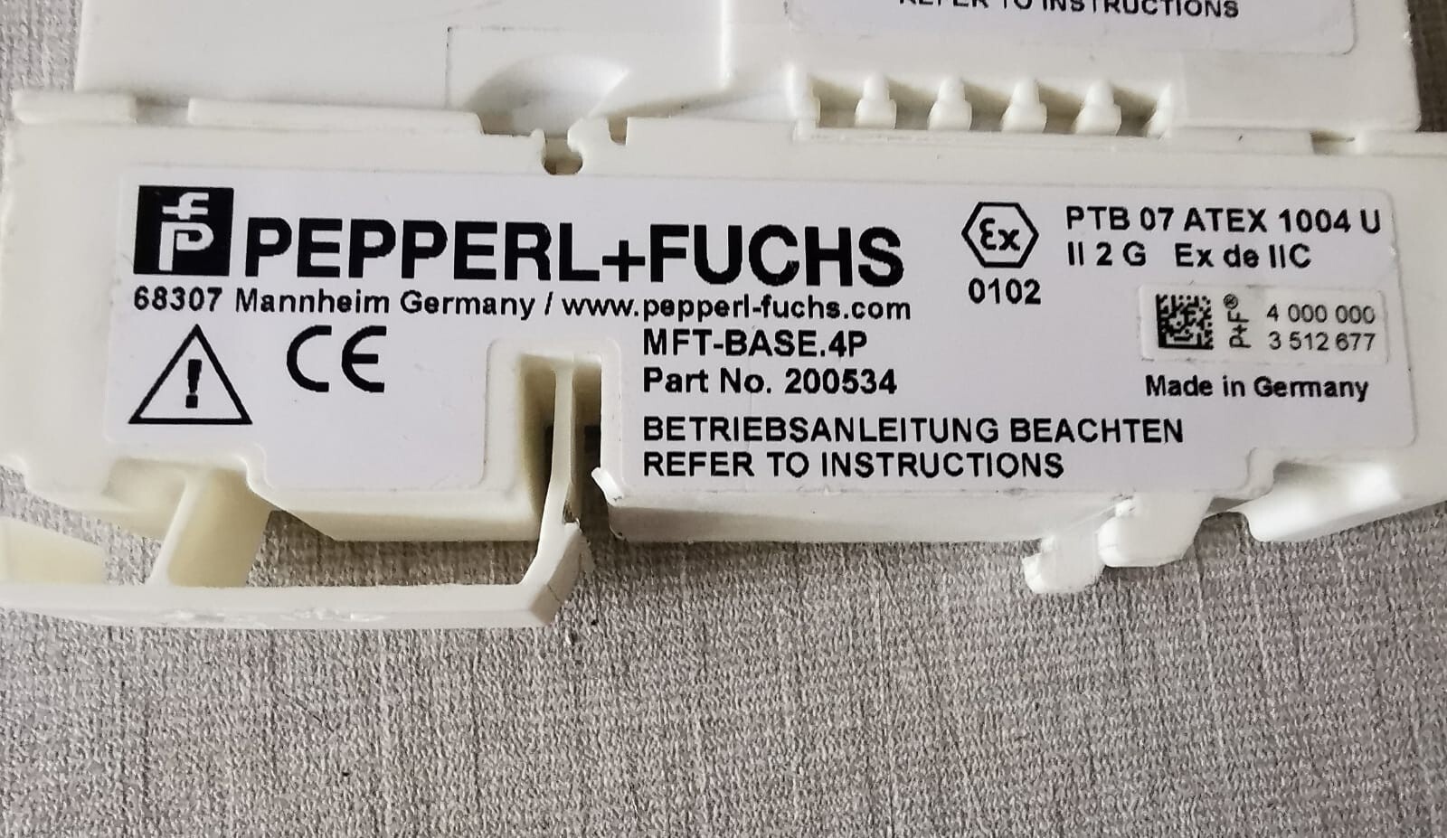 Pepperl+Fuchs 202042 & 200534 Pepperl+Fuchs MFT-F.1000.L P/n: 202042 with Base MFT-BASE.4P P/n: 200534 5