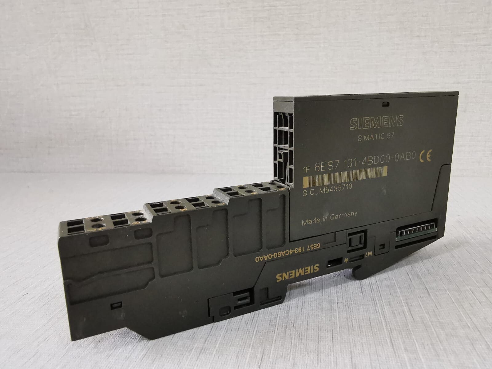 SIEMENS 6ES7 132-4BD00-0AA0 WITH 6ES7 193-4CA50-0AA0