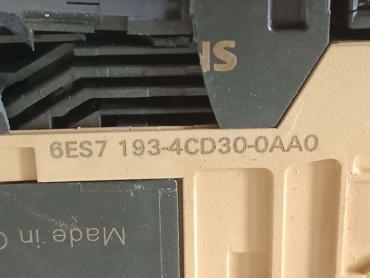 Siemens 6ES7 138-4CA00-0AA0 /6ES7 193-4CD30-0AA0 PCS SIEMENS 6ES7 138-4CA00-0AA0 WITH 6ES7 193-4CD30-0AA0 3
