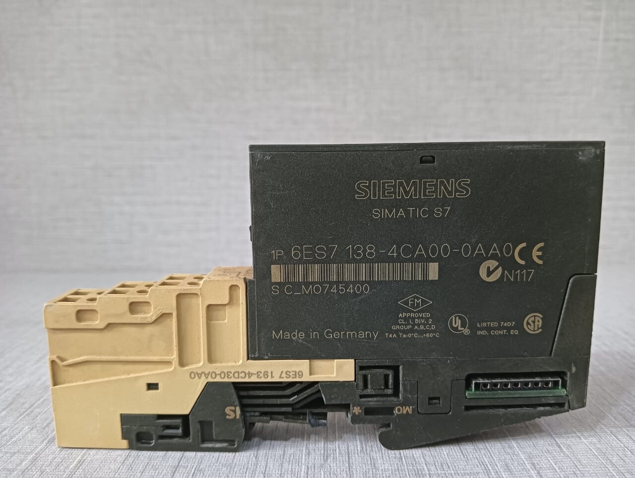 Siemens 6ES7 138-4CA00-0AA0 /6ES7 193-4CD30-0AA0 PCS SIEMENS 6ES7 138-4CA00-0AA0 WITH 6ES7 193-4CD30-0AA0 5