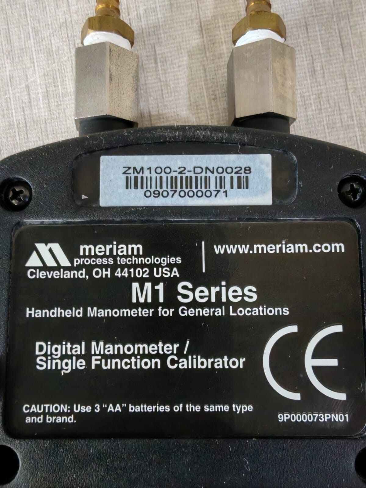 MERIAM Meriam M1 / ZM100-2-DN0028 Meriam M1 Series ZM100-2-DN0028 Digital Manometer / Single Function Calibrator 8
