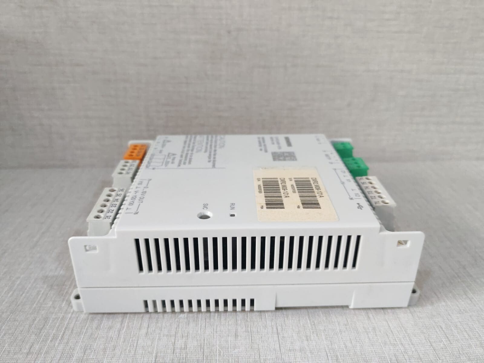 Siemens M09-101A SIEMENS DXR2.M09-101A COMPACT ROOM AUTOMATION STATION 5