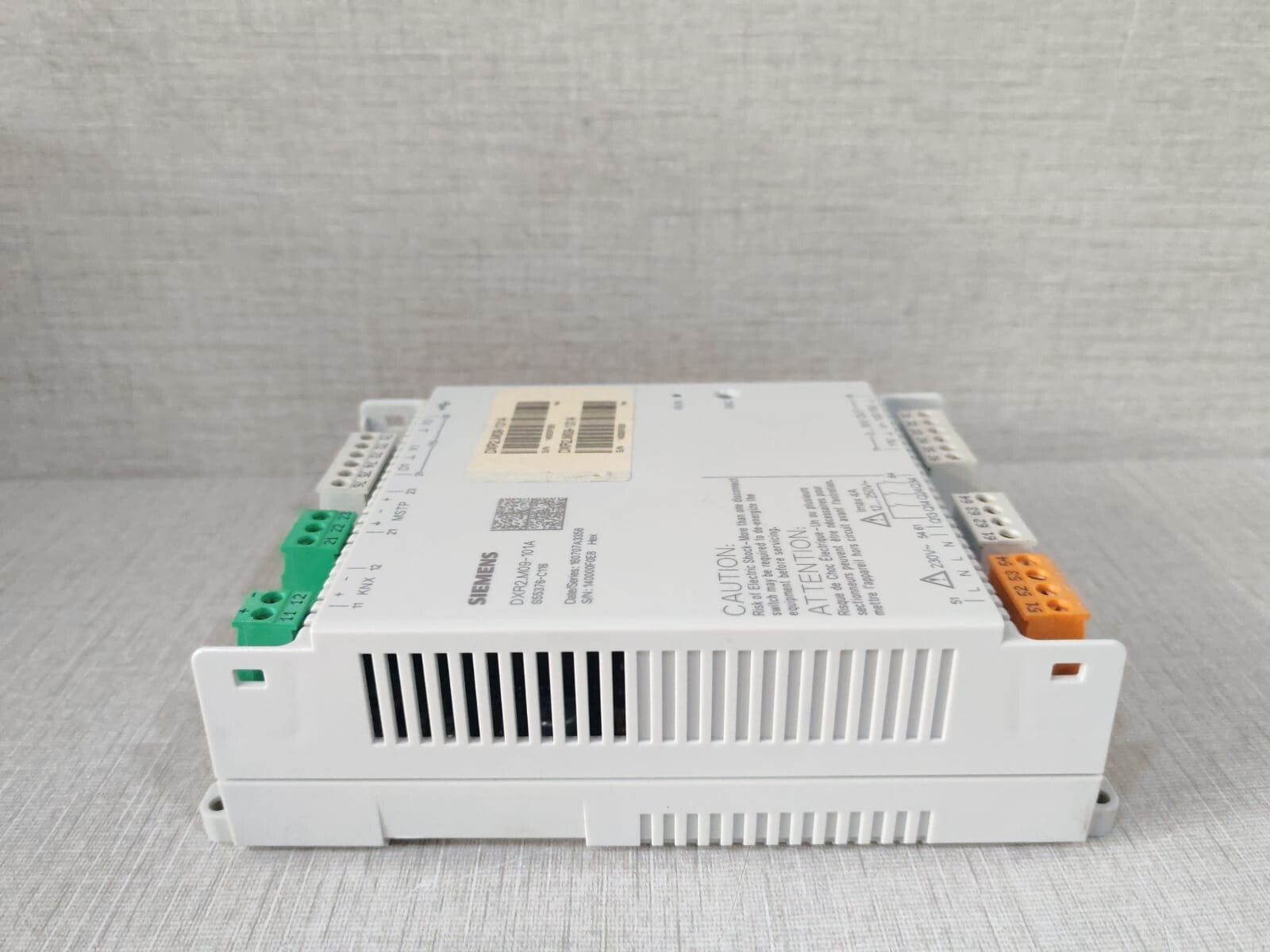 Siemens M09-101A SIEMENS DXR2.M09-101A COMPACT ROOM AUTOMATION STATION 6