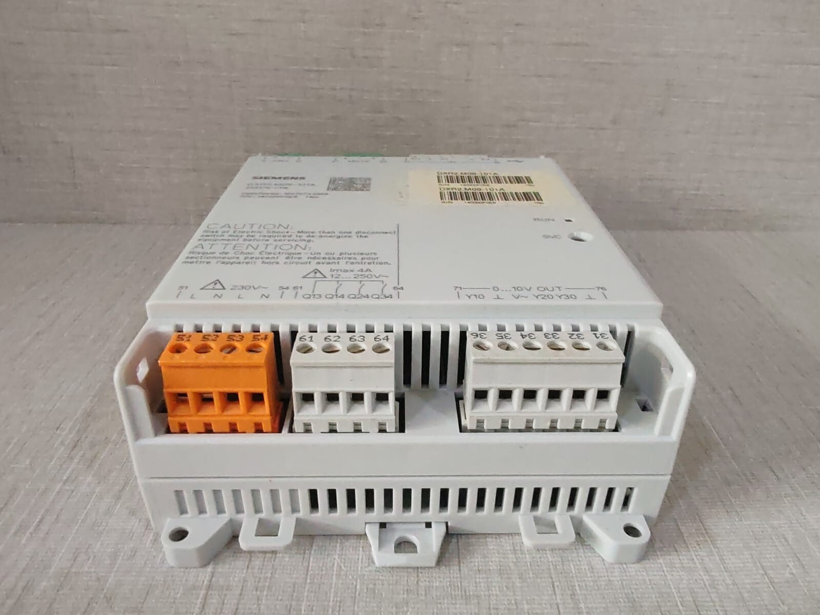 Siemens M09-101A SIEMENS DXR2.M09-101A COMPACT ROOM AUTOMATION STATION 8