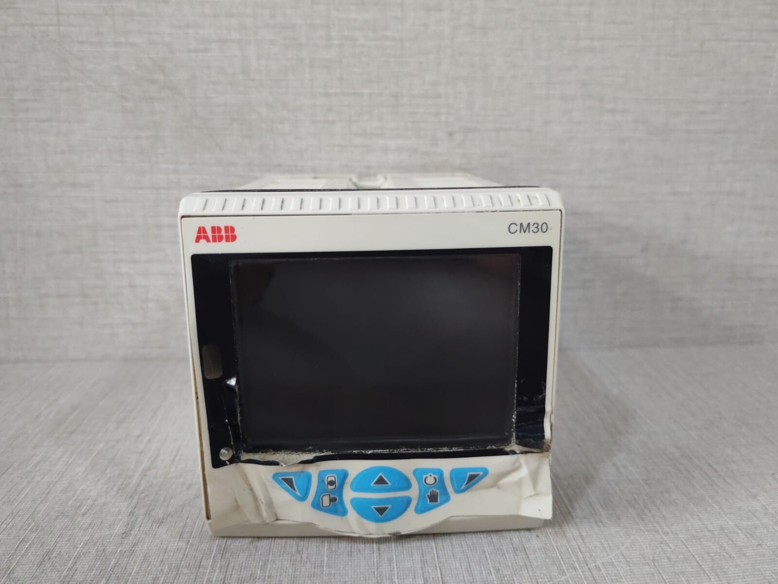 ABB CM30/000S0E0/STD-W ABB CM30 CONTROLMASTER UNIVERSAL PROCESS CONTROLLER CM30/000S0E0/STD-W/ DAMAGED 2