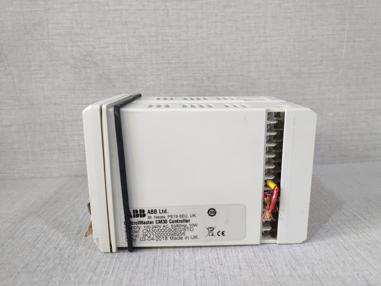 ABB CM30/000S0E0/STD-W ABB CM30 CONTROLMASTER UNIVERSAL PROCESS CONTROLLER CM30/000S0E0/STD-W/ DAMAGED 4