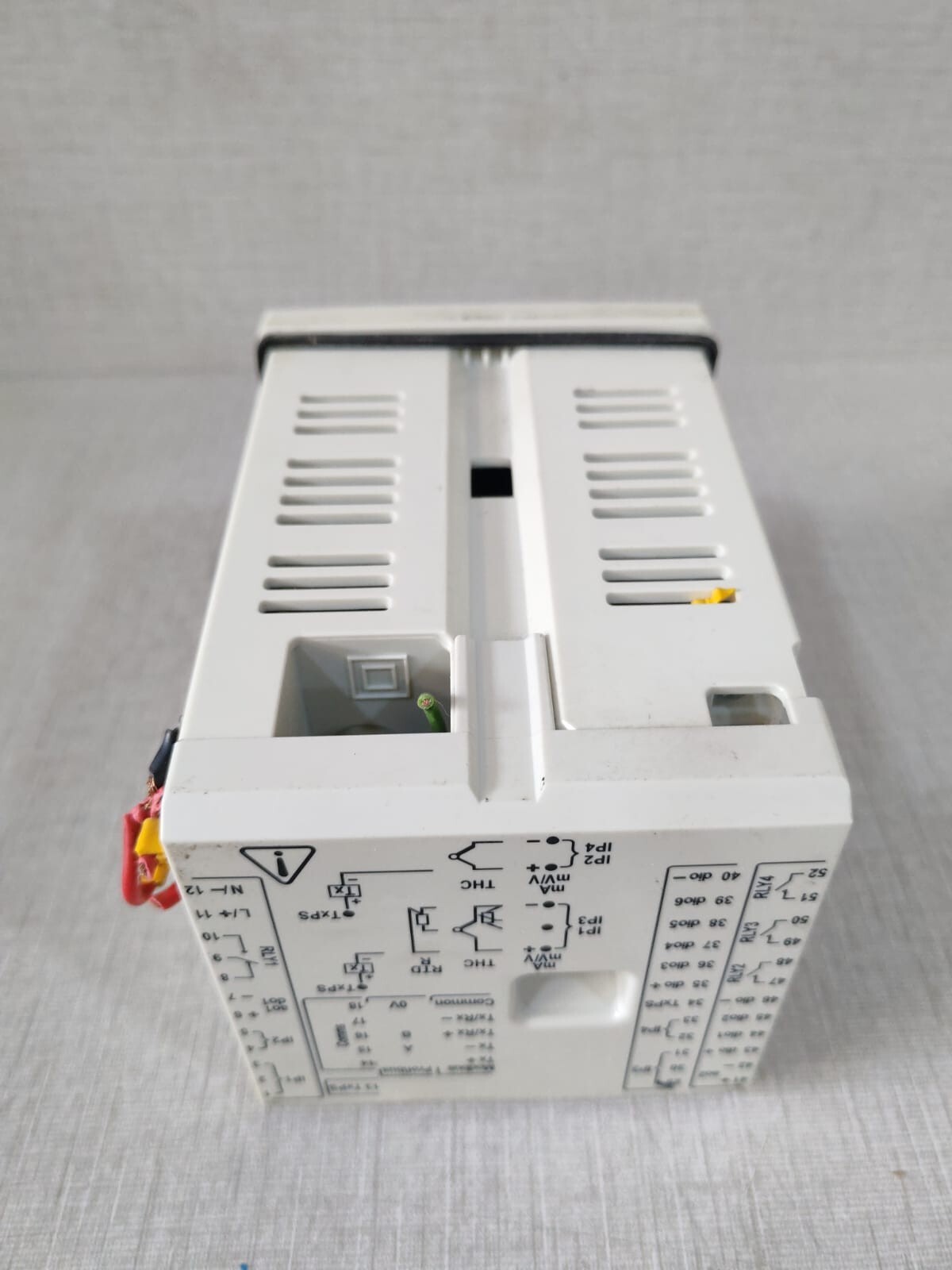 ABB CM30/000S0E0/STD-W ABB CM30 CONTROLMASTER UNIVERSAL PROCESS CONTROLLER CM30/000S0E0/STD-W/ DAMAGED 7