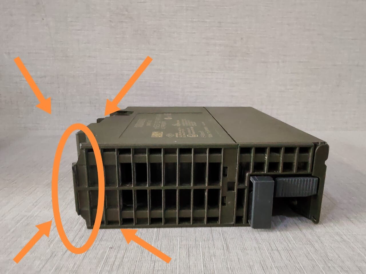 Siemens 6ES7322-1BH01-0AA0 & 6ES7321-1BH02-0AA0 SIEMENS SIMATIC S7 6ES7322-1BH01-0AA0 & 6ES7321-1BH02-0AA0(2 PCS) 8