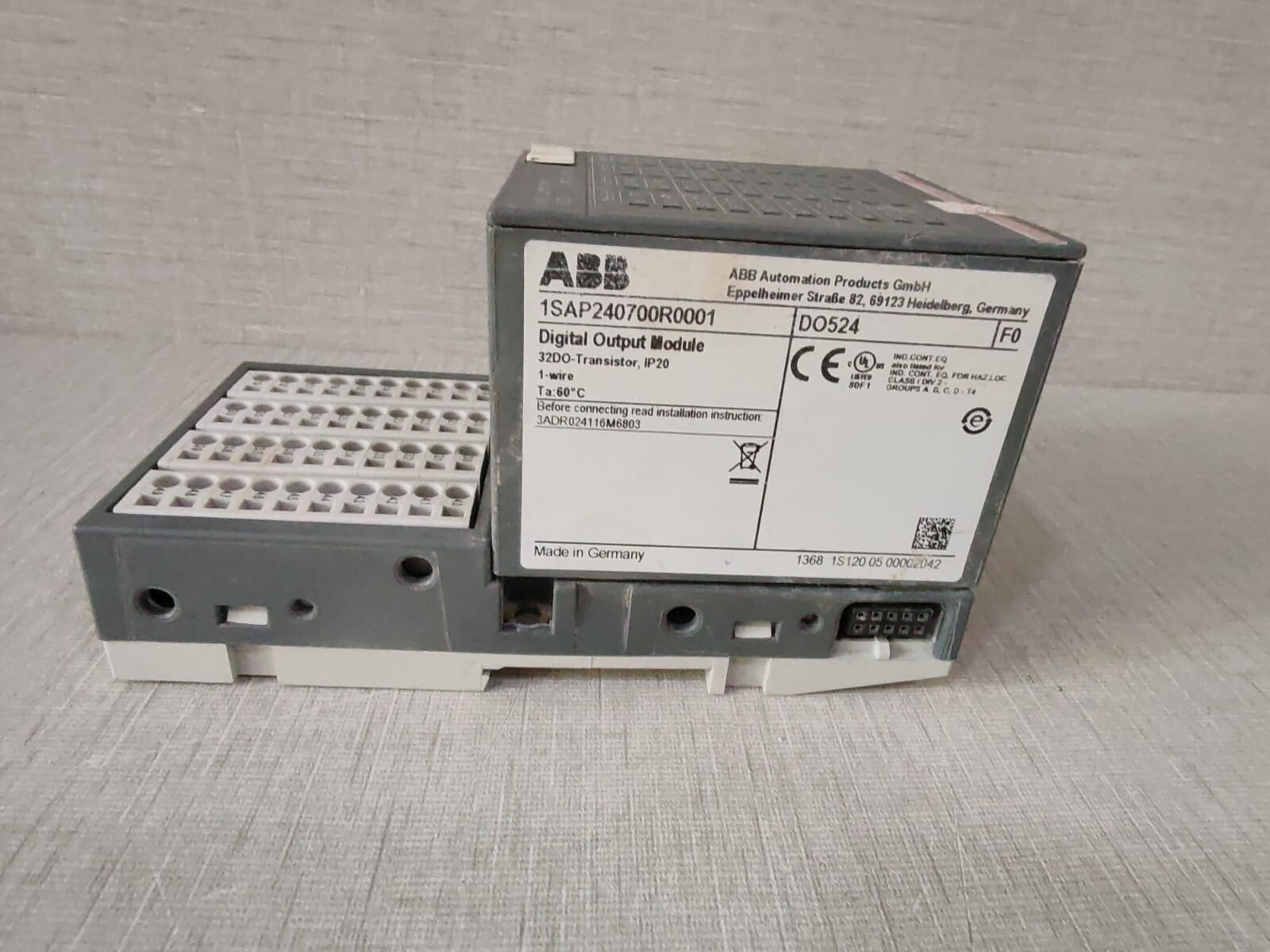 ABB 1SAP240700R0001 DO524 ABB 1SAP240700R0001 Digital Output Module 3