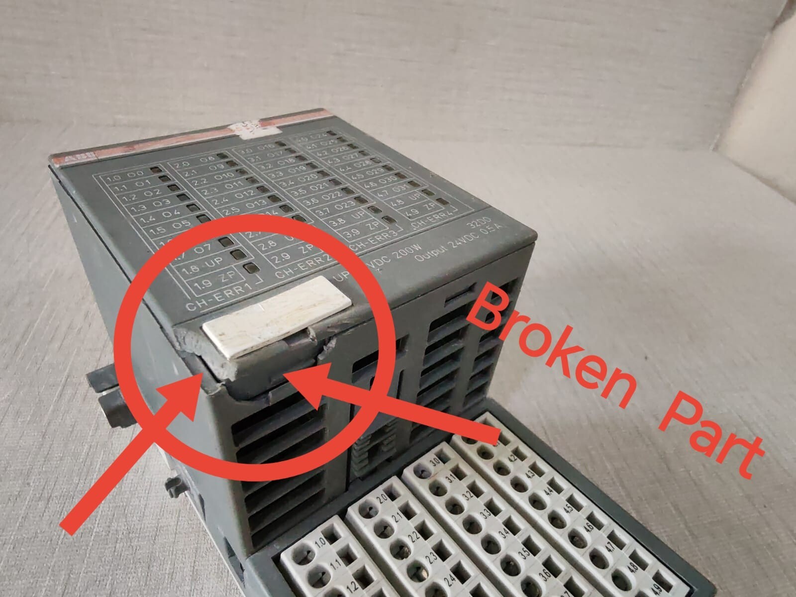 ABB 1SAP240700R0001 DO524 ABB 1SAP240700R0001 Digital Output Module 7