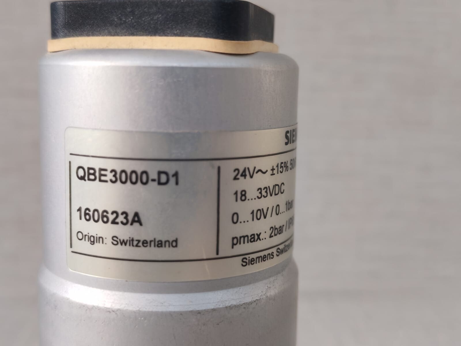 Siemens QBE3000-D1 SIEMENS QBE3000-D1 DIFFERENTIAL PRESSURE SENSOR 2