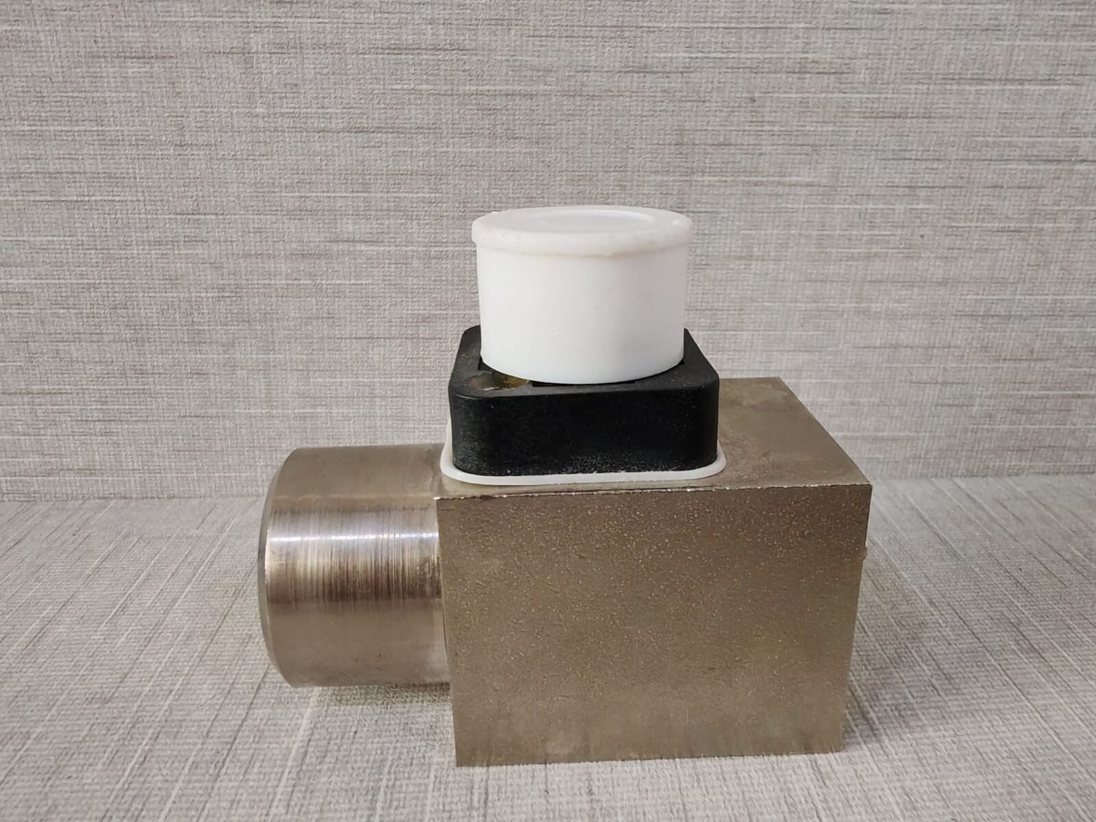ZELISKO I85430 ZELISKO I85430 CONTROL MAGNET 24V 3