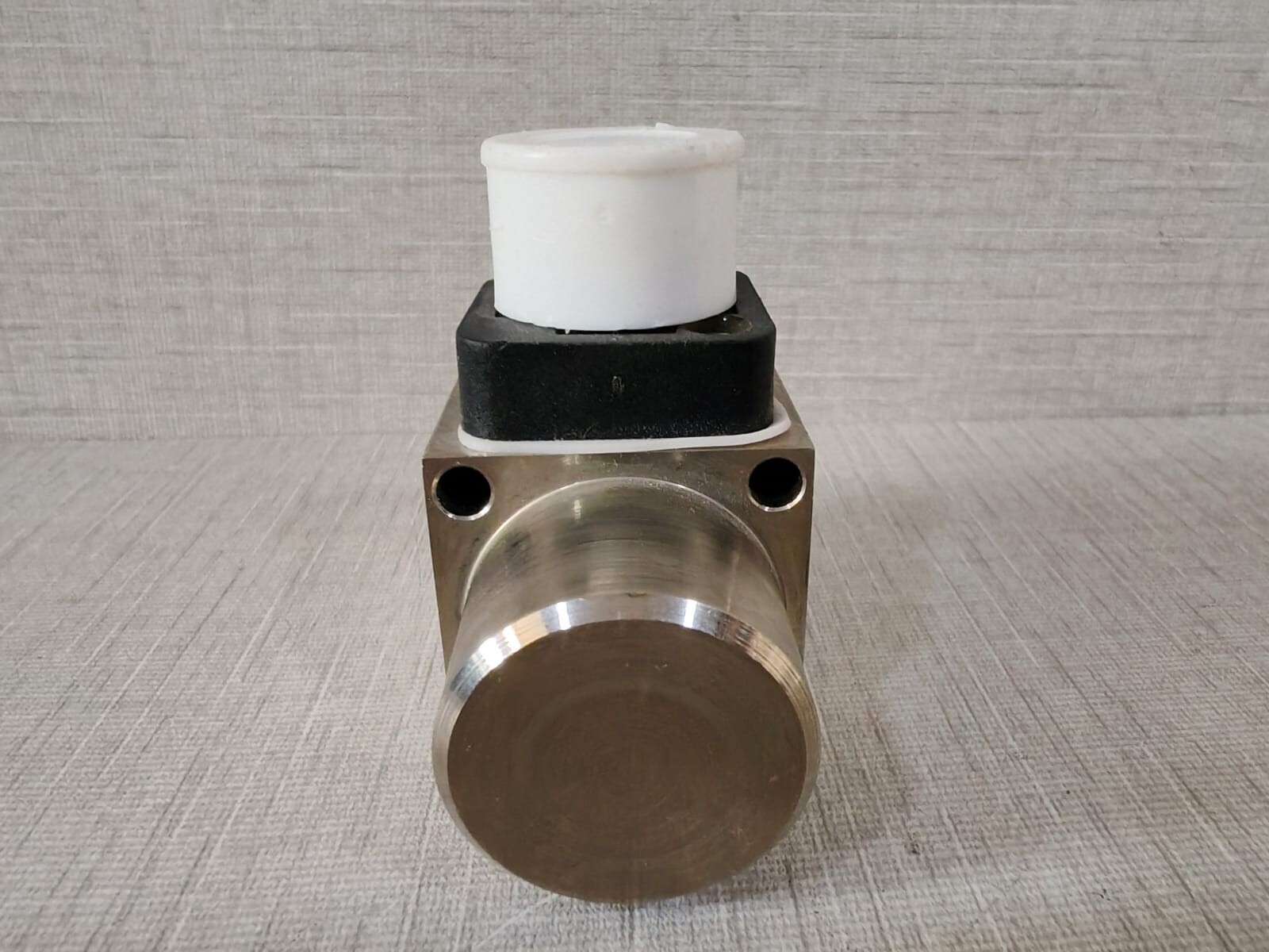 ZELISKO I85430 ZELISKO I85430 CONTROL MAGNET 24V 4
