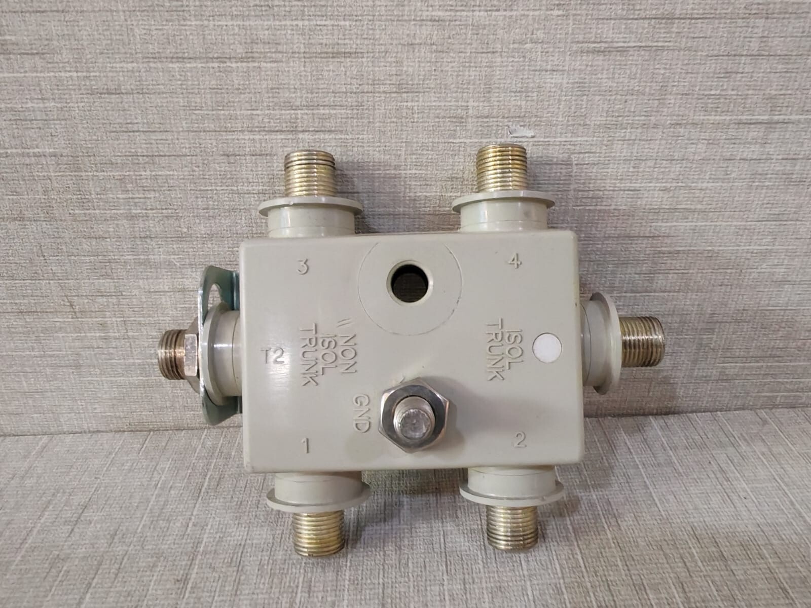 Honeywell 51109693-100B HONEYWELL 51109693-100B 2-4 PORT UCN CONNECTOR DROP CABLE TAP GROUND 3