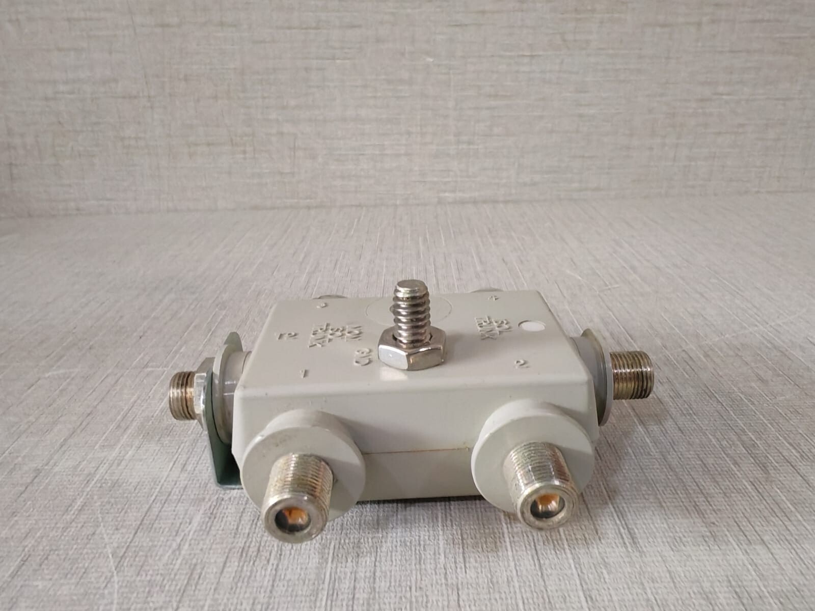 Honeywell 51109693-100B HONEYWELL 51109693-100B 2-4 PORT UCN CONNECTOR DROP CABLE TAP GROUND 7