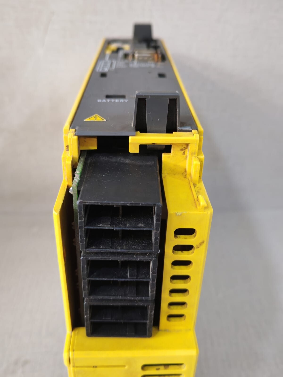 GE FANUC A16B-3200-0516/02A GE FANUC SERVO DRIVE/AMPLIFIER A16B-3200-0516/02A -MISSING COVER 6