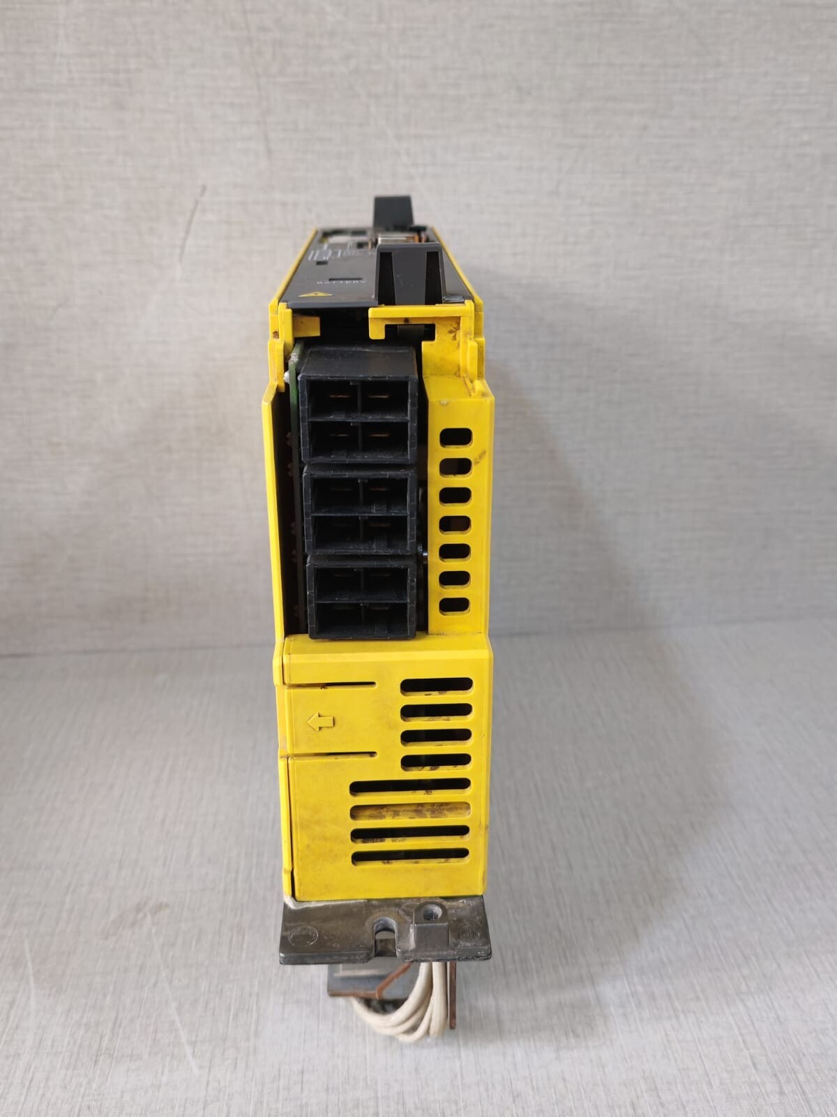 GE FANUC A16B-3200-0516/02A GE FANUC SERVO DRIVE/AMPLIFIER A16B-3200-0516/02A -MISSING COVER 7