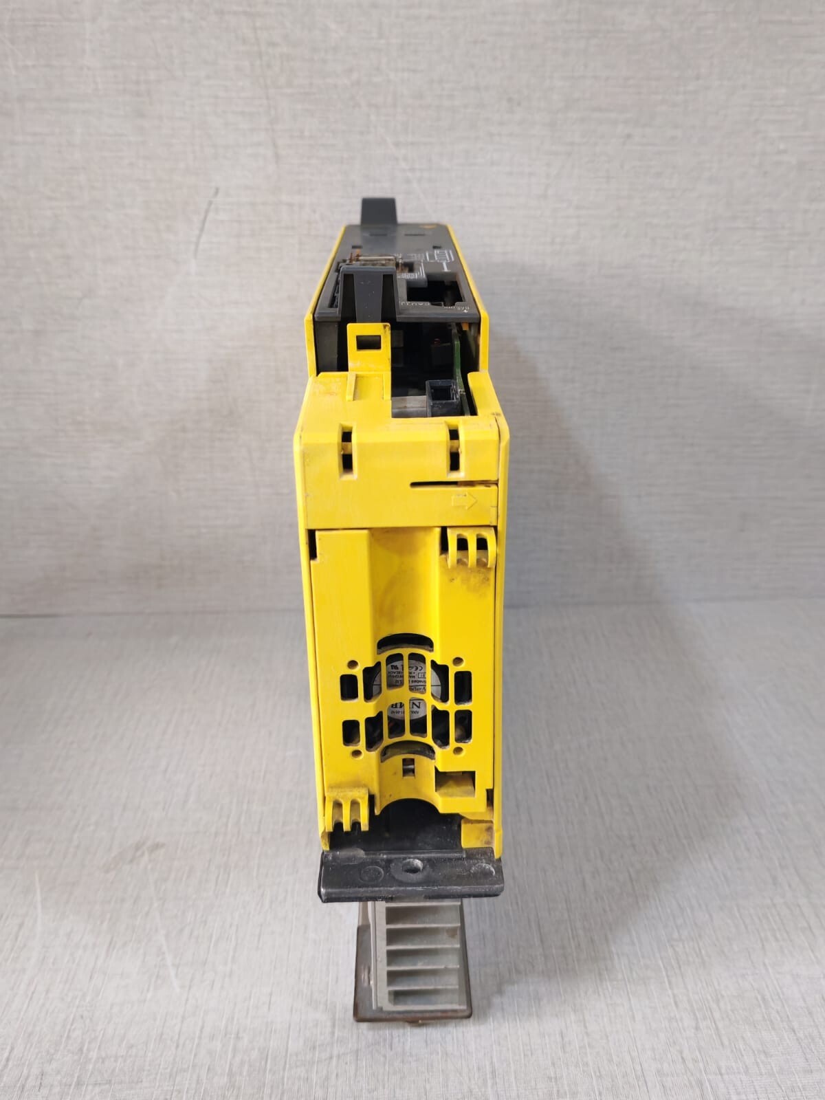 GE FANUC A16B-3200-0516/02A GE FANUC SERVO DRIVE/AMPLIFIER A16B-3200-0516/02A -MISSING COVER 9