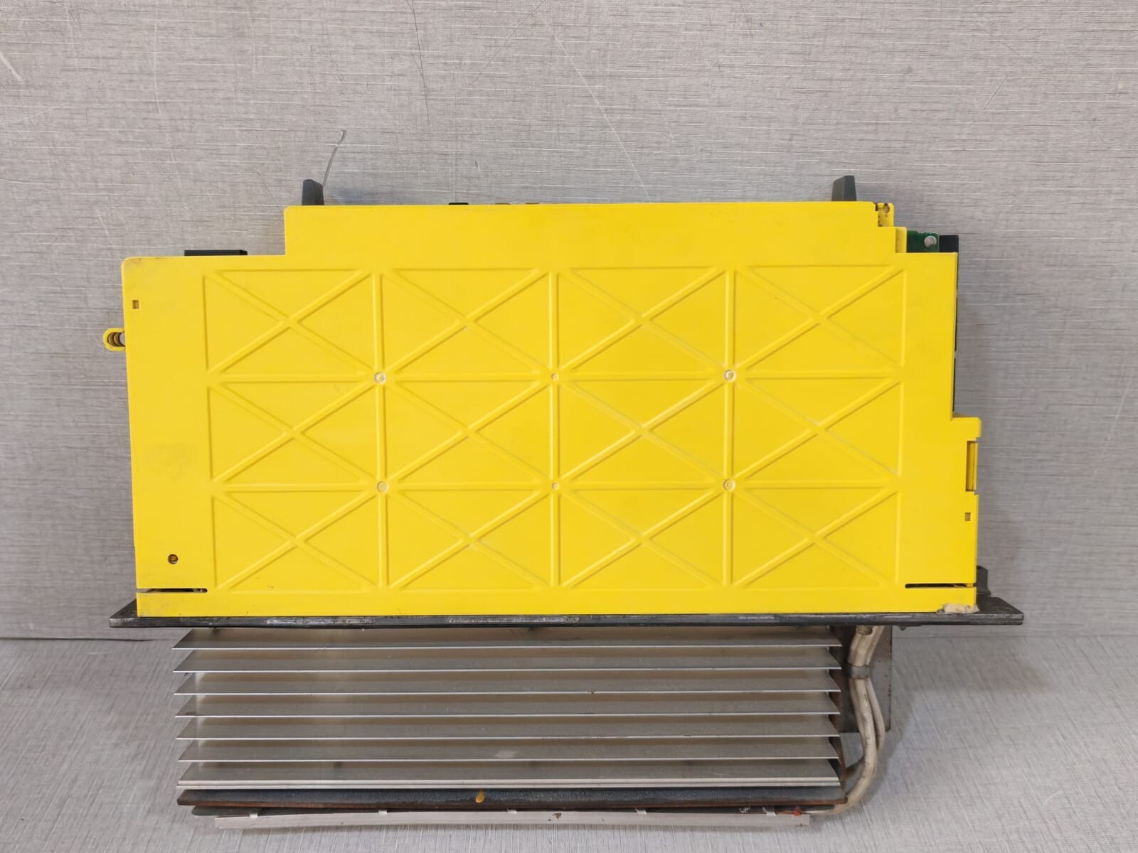 GE FANUC A16B-3200-0516/02A GE FANUC SERVO DRIVE/AMPLIFIER A16B-3200-0516/02A -MISSING COVER 10