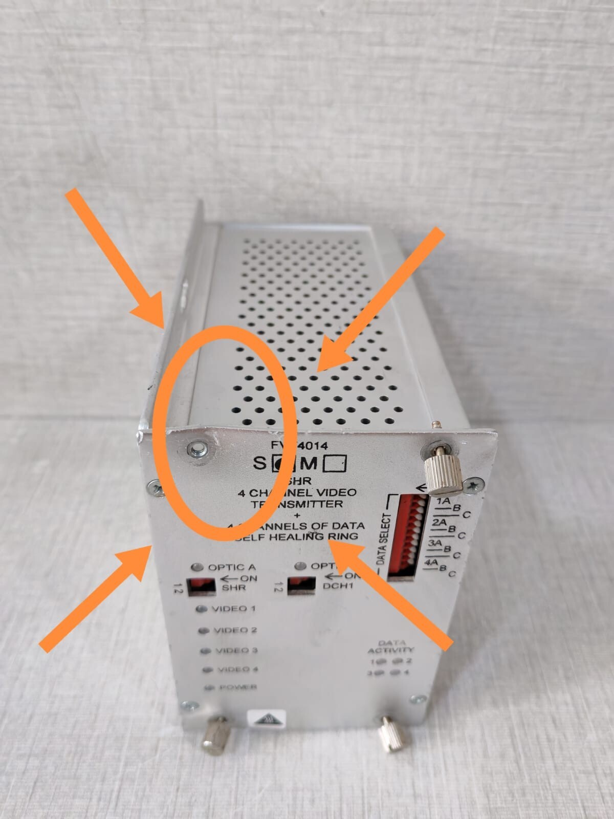 Comnet FVT4014 COMNET FVT4014 (S) SHR 4-CH VIDEO TRANSMITTER+4-CH DATA SELF HEALING RING 2