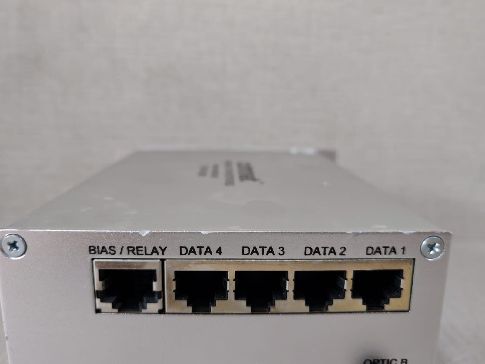 Comnet FVT4014 COMNET FVT4014 (S) SHR 4-CH VIDEO TRANSMITTER+4-CH DATA SELF HEALING RING 10