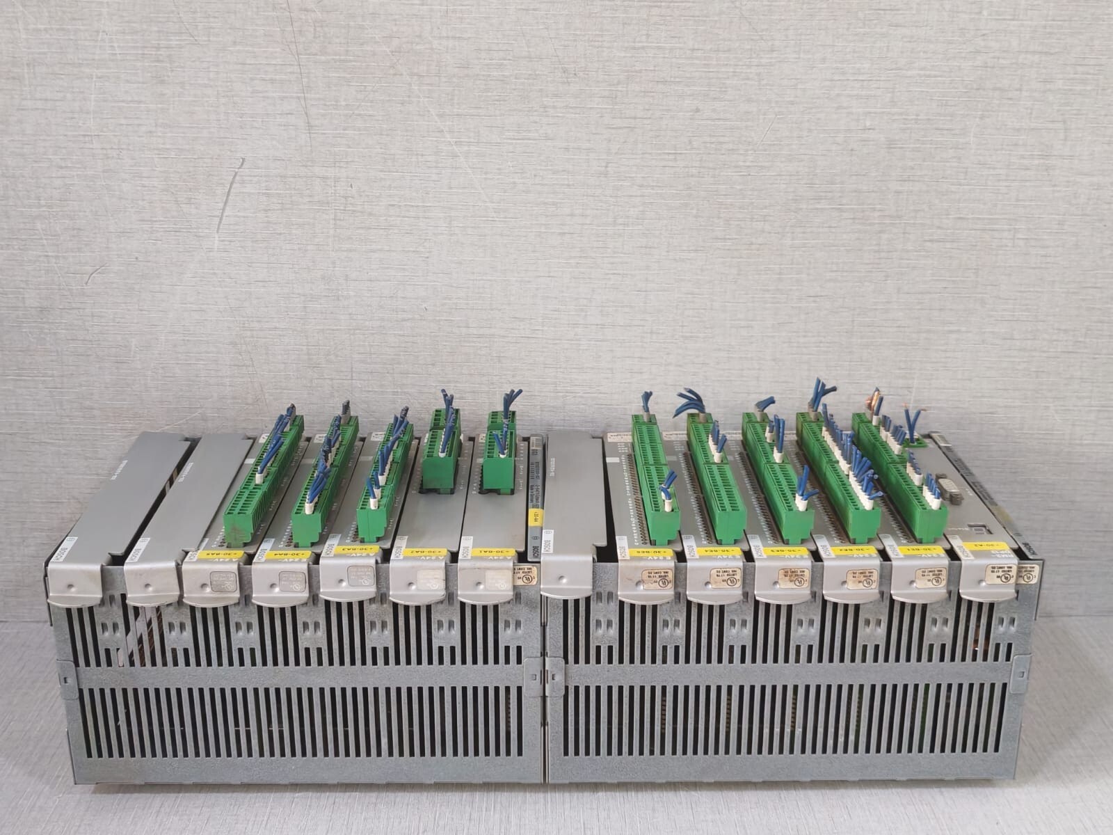 Bosch RM2-DP12 +6 NOS. OF E24V & 4 NOS. A24V/1070075100-207 BOSCH RACK WITH RM2-DP12 +6 NOS. OF E24V & 4 NOS. A24V/1070075100-207 10