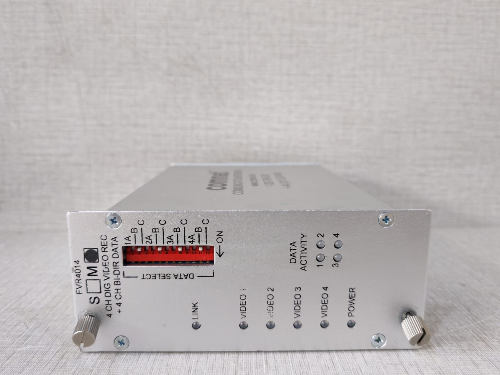 COMNET FVR4014(M) COMNET FVR4014(M) 4 CH DIG VIDEO REC+ 4 CH BI-DIR DATA 3