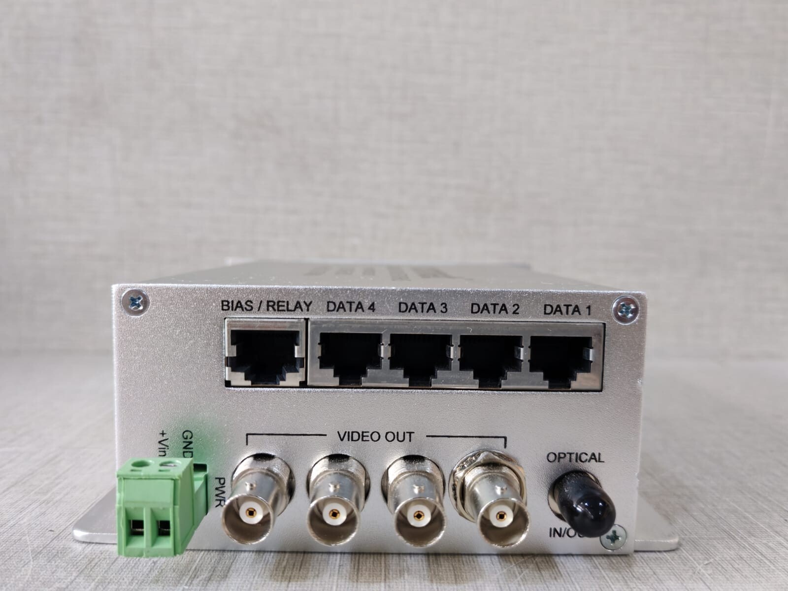 COMNET FVR4014(M) COMNET FVR4014(M) 4 CH DIG VIDEO REC+ 4 CH BI-DIR DATA 9