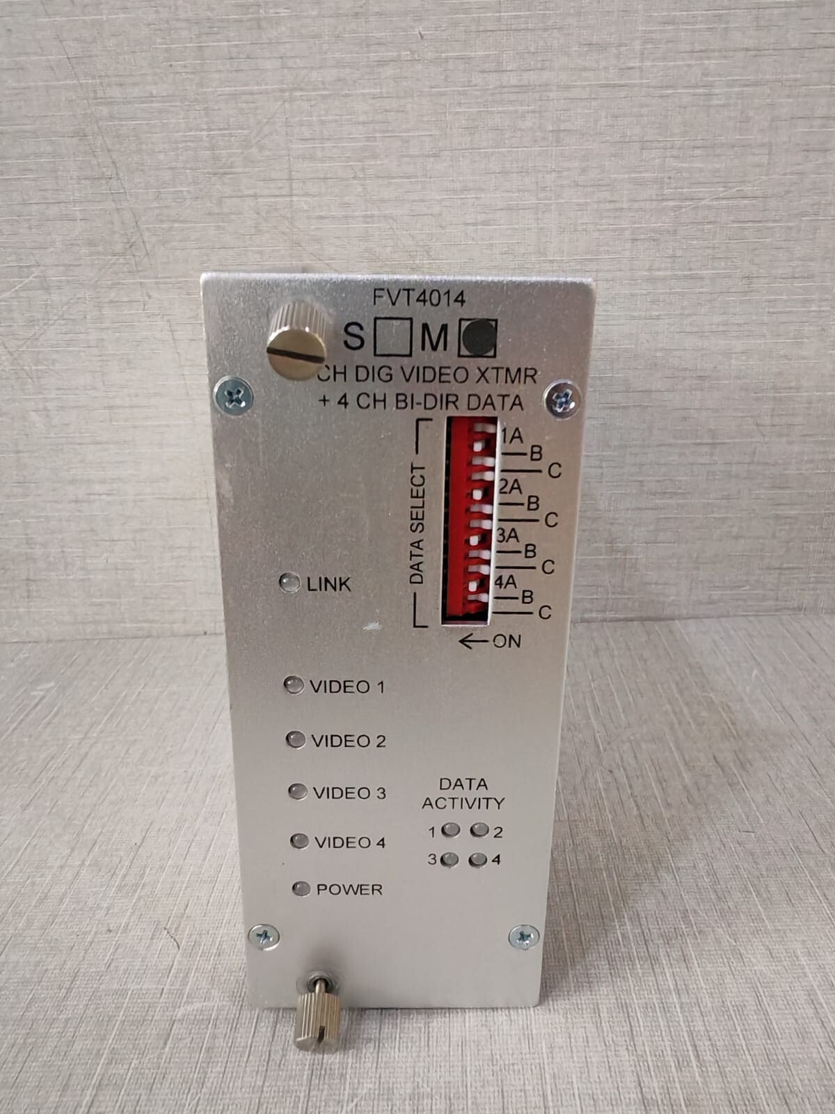 COMNET FVT4014(M) COMNET FVT4014(M) 4 CH DIG VIDEO XTMR + 4 CH BI-DIR DATA 3
