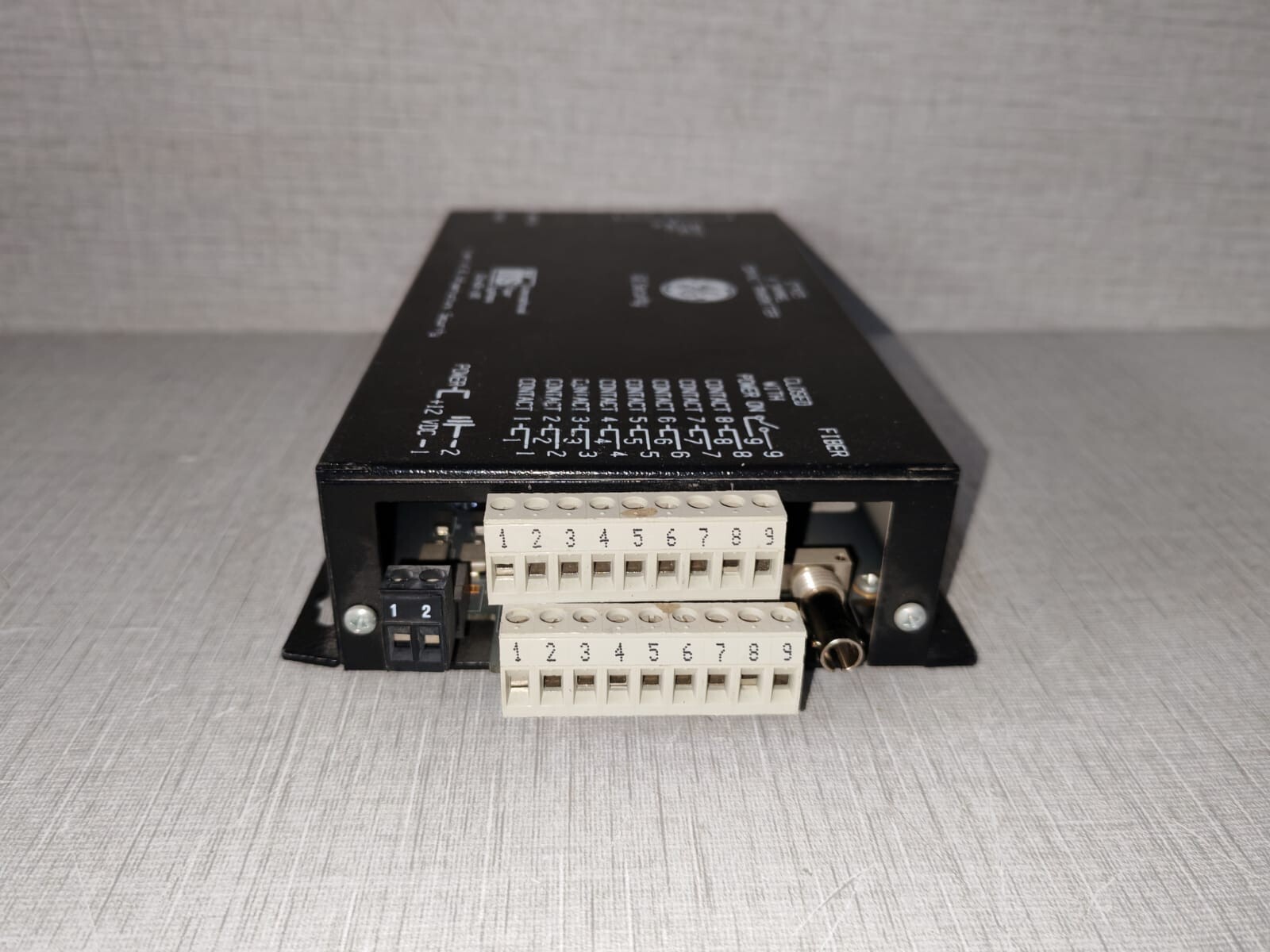 GE Security/IFS DT3025 GE Security/IFS DT3025, 8 Channel Contact Transmitter 9