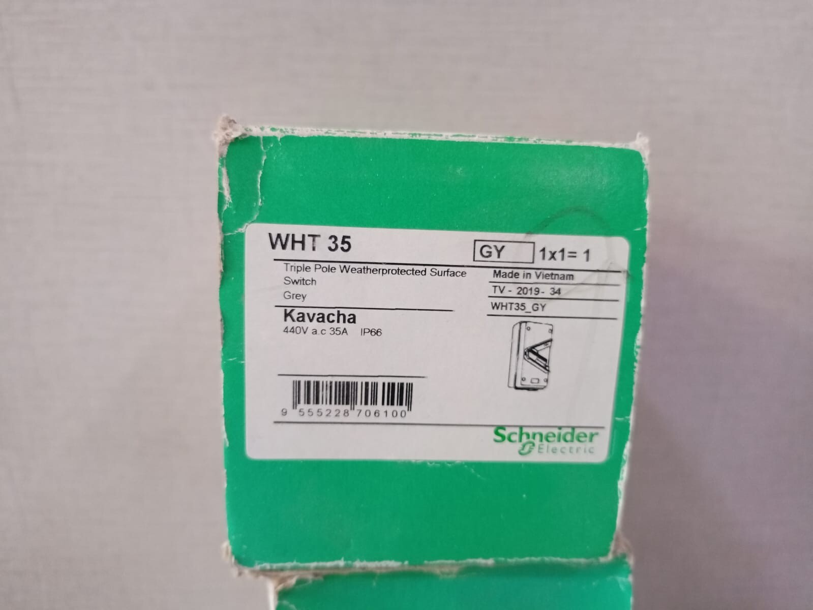 Schneider Electric WHT-35 Schneider Electric WHT 35 Triple Pole Weatherprotected Surface Switch 2