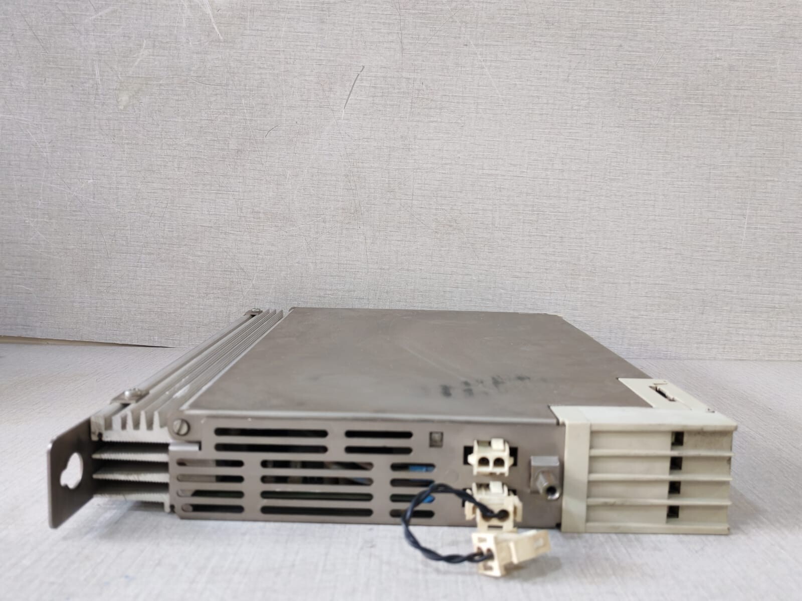 NUM MDLA2007Q00N NUM MDLA2007Q00N MODULAR DRIVE DC/AC CONVERTER 8