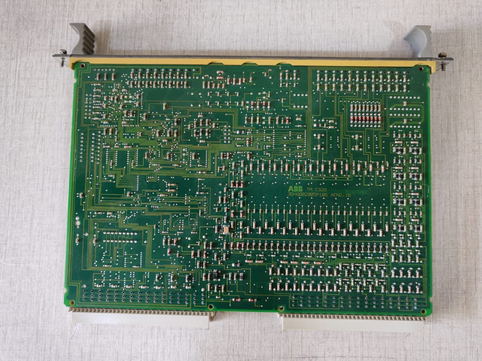 ABB HIEE401836R0001 ABB HIEE401836R0001 TM C328 AE01 / 3BHB002005P106 Circuit Board 5