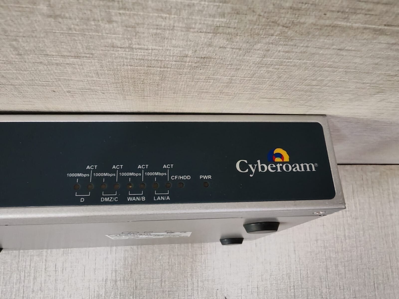 GE SCB-6979 Cyberoam CR25wiNG Unified Threat Management Firewall Security SCB-6979 3
