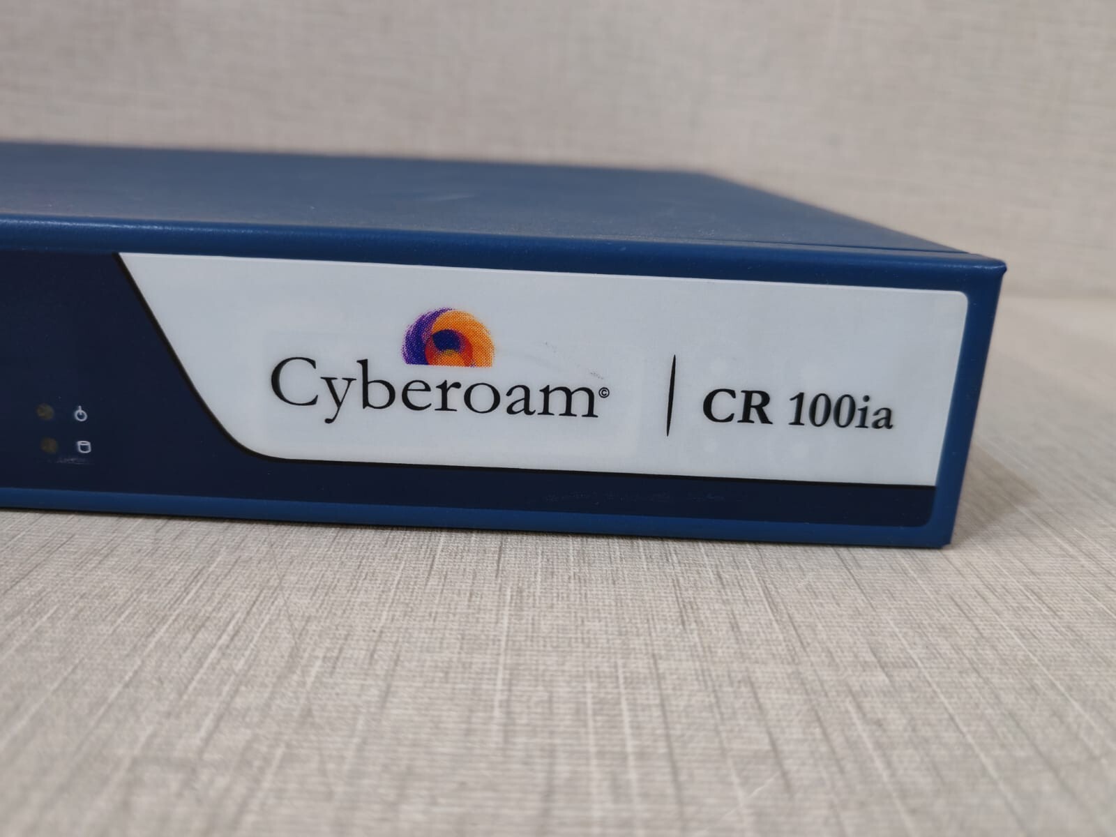Cyberoam NAR-4060 Cyberoam CR 100ia / CR100ia 6-Port Ethernet Firewall NAR-4060 2